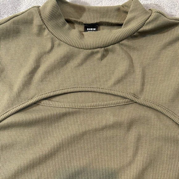 SHEIN Curve Long Sleeve Olive Green Ribbed Cutout Top Size 0XL - Picture 4 of 11